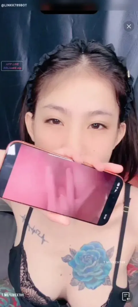 Bảo Trân idol live khoe cảnh mình móc lồn trên áp live đỉnh như thế nào.