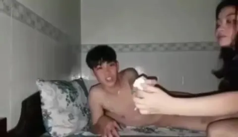 Làm Tình Với Đứa Bạn Thân Dâm Đãng Mới Chia Tay Ny Rủ Em Đụ Luôn